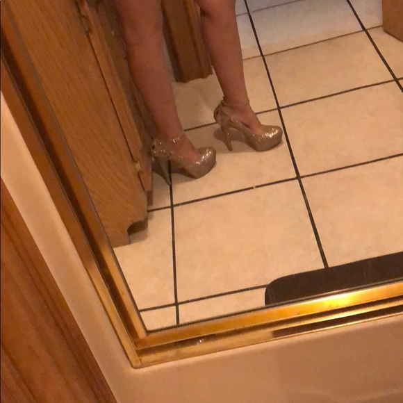 Gold glittery stilettos - Picture 8 of 8